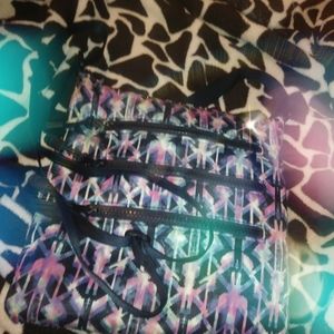 A kid's bag with 4 compartment many colors